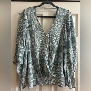 Daytrip Buckle Blouse Women’s Size L Green White Print Faux Wrap Bell Sleeve